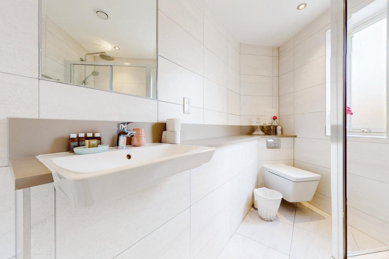Modern And Spacious 4 Bed House In The City Centre ลอนดอน ภายนอก รูปภาพ